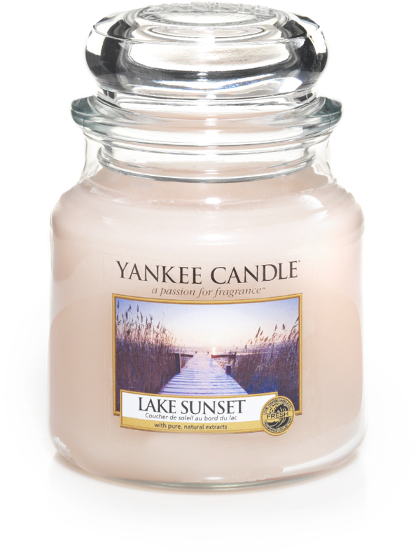 Yankee Candle "Lake Sunset" im mittleren Glas