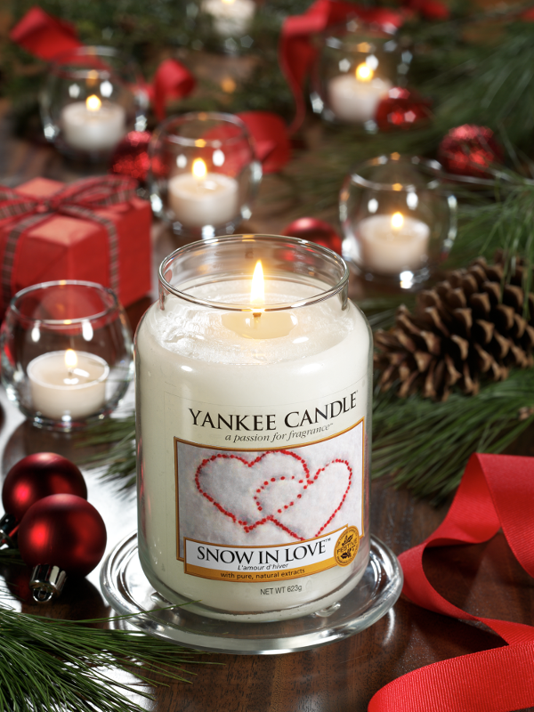 Yankee Candle "Snow In Love™" im großen Glas